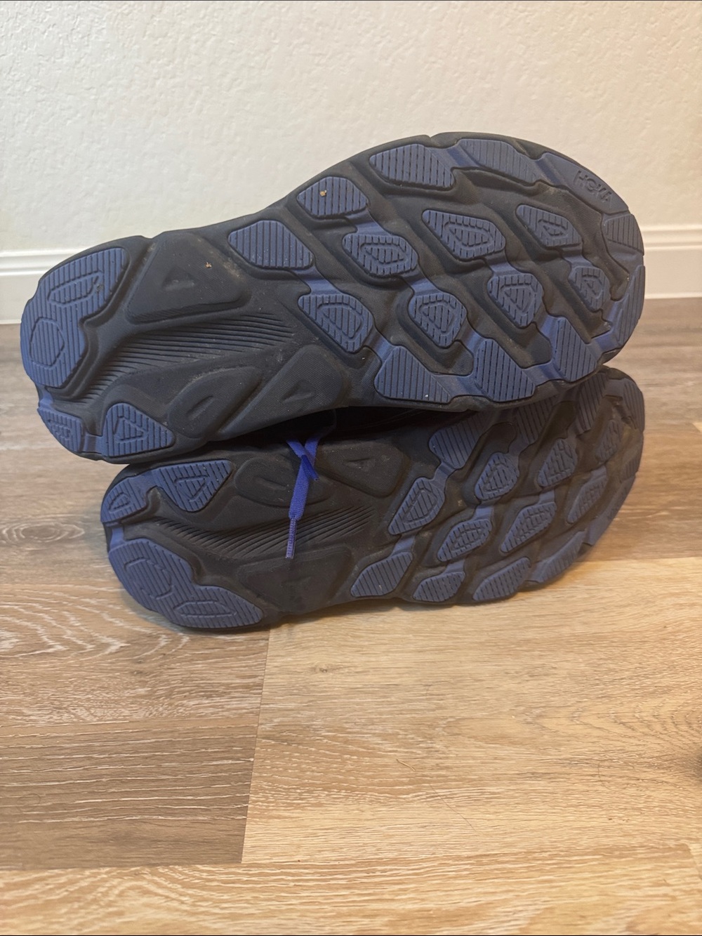 Hoka Clifton 9 Gore Tex Royal Blue Running Shoes with Neon Green Accent - Picture 5 of 5